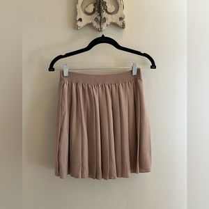 ✨See You Monday Women's Tan and Cream Skirt size Medium